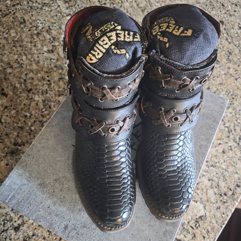 Freebird By Steven WOMENS Ankle Bootie| DUBLIN |Black SNAKE|SIZE 7| DISCONTINUED - Picture 8 of 11
